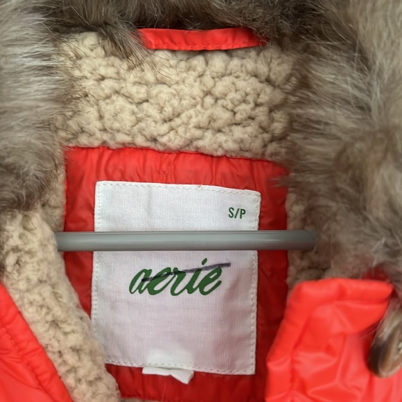 Aerie women’s puffy coat. Size small - Picture 2 of 4
